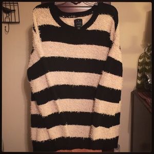 American Eagle - AEO - Vintage BF Sweater - NWT 🎁